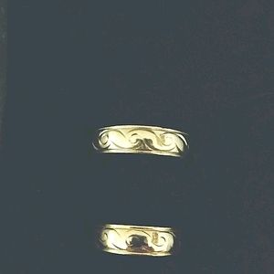 Couples, Patterned Gold Wedding Ring Set.